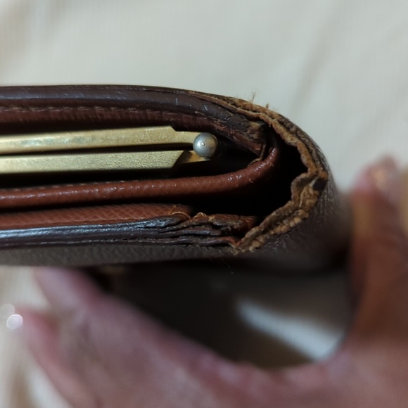 Authentic Louis Vuitton kiss snap wallet - Vintage oldie but goodie - Picture 13 of 14